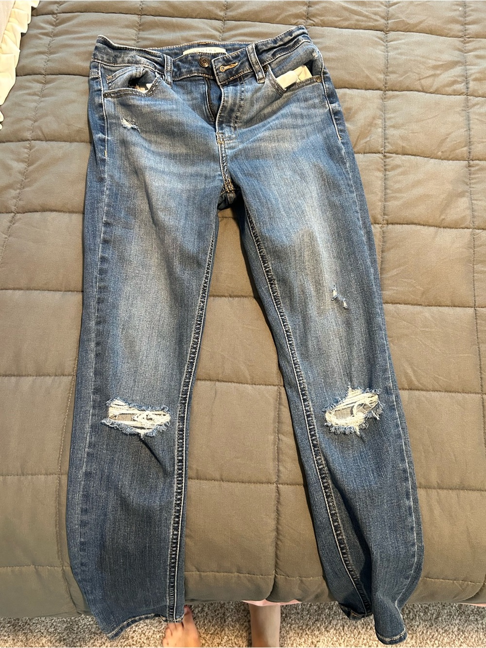 eunina Distressed Skinny Jeans